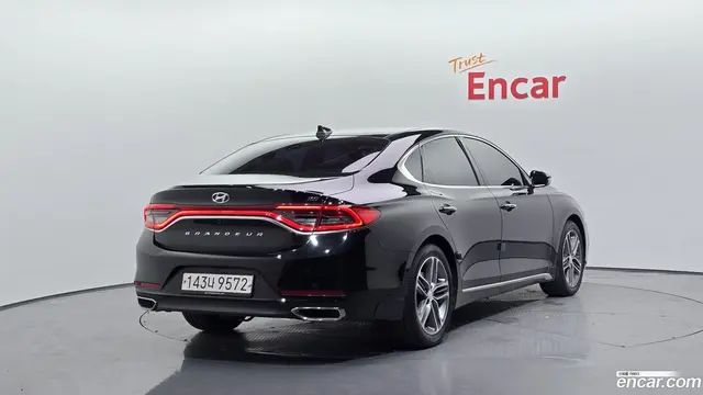 Main__Slider__Photo:Grandeur Hyundai 2016.11-1