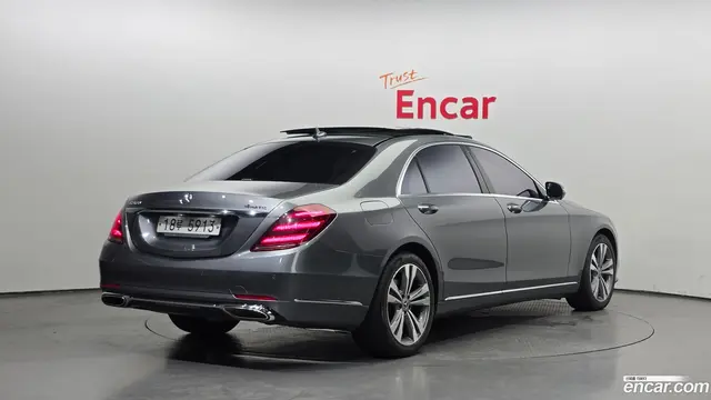 Main__Slider__Photo:S-Class Mercedes-Benz 2019.6-1