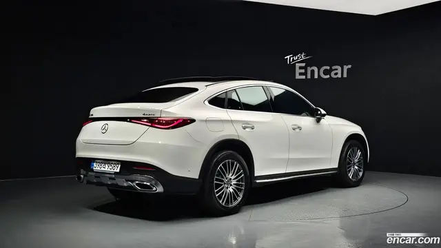 Main__Slider__Photo:GLC-Class Mercedes-Benz 2025.9-1