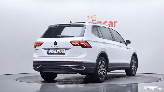 Main__Slider__Photo:Tiguan Volkswagen 2022.10-1