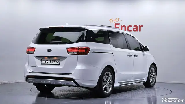 Main__Slider__Photo:Canival Kia 2017.8-1