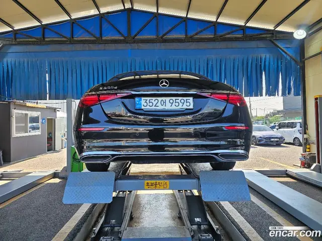Main__Slider__Photo:S-Class Mercedes-Benz 2021.6-1