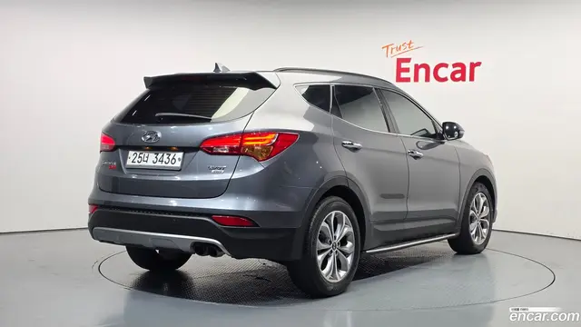 Main__Slider__Photo:Santafe Hyundai 2015.0-1