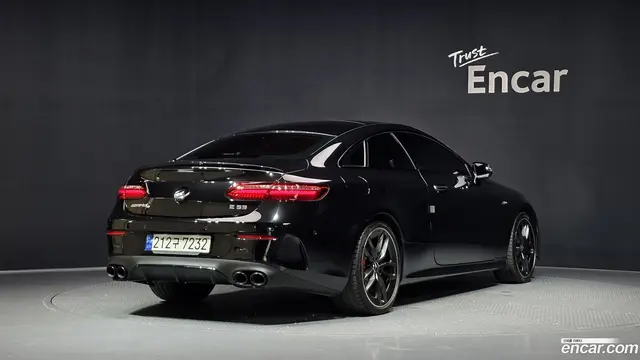 Main__Slider__Photo:E-Class Mercedes-Benz 2023.1-1