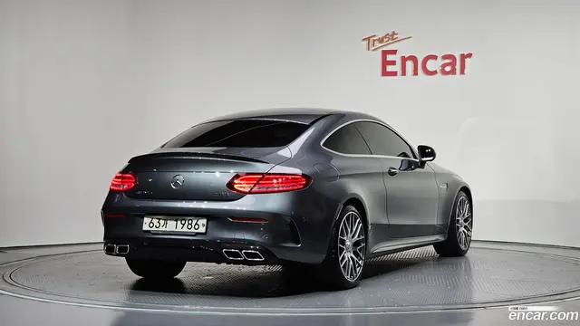 Main__Slider__Photo:C-Class Mercedes-Benz 2018.5-1