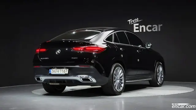 Main__Slider__Photo:GLE-Class Mercedes-Benz 2023.11-1