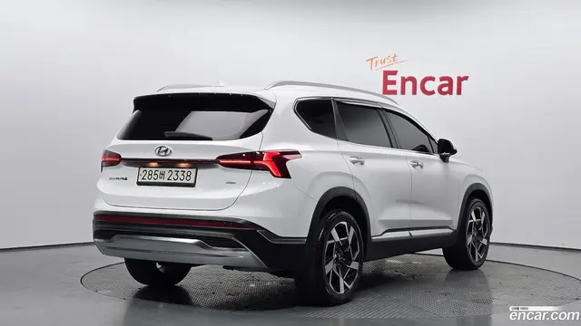 Main__Slider__Photo:Santafe Hyundai 2021.2-1
