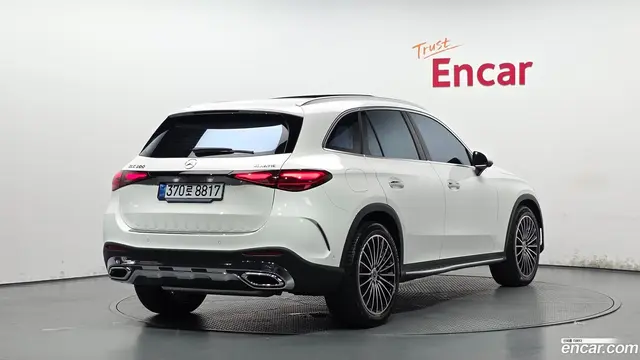 Main__Slider__Photo:GLC-Class Mercedes-Benz 2025.8-1