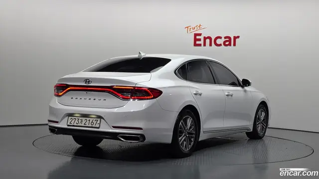 Main__Slider__Photo:Grandeur Hyundai 2018.8-1
