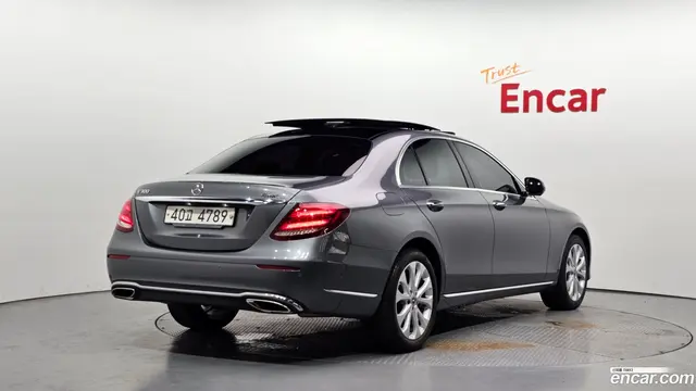 Main__Slider__Photo:E-Class Mercedes-Benz 2019.1-1
