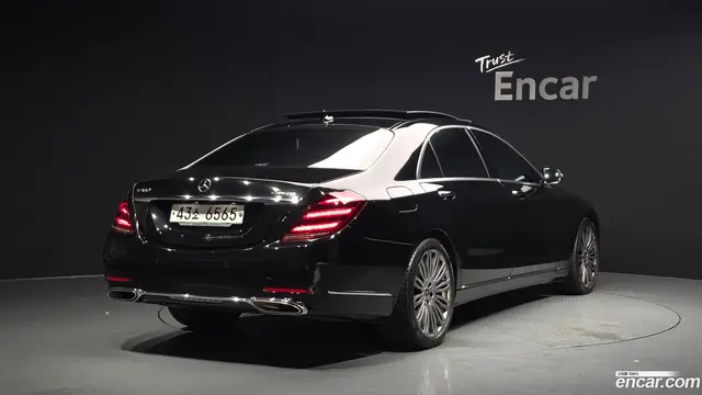 Main__Slider__Photo:S-Class Mercedes-Benz 2019.5-1