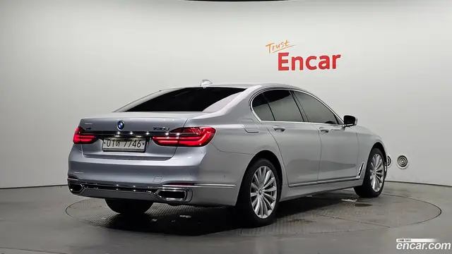 Main__Slider__Photo:7-Series BMW 2016.11-1