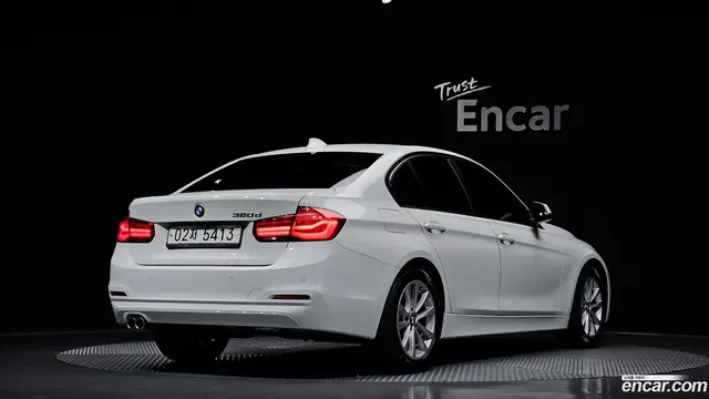 Main__Slider__Photo:3-Series BMW 2017.11-1