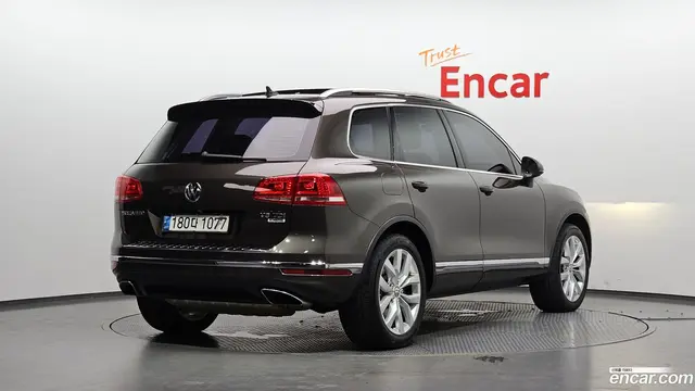 Main__Slider__Photo:Touareg Volkswagen 2015.10-1