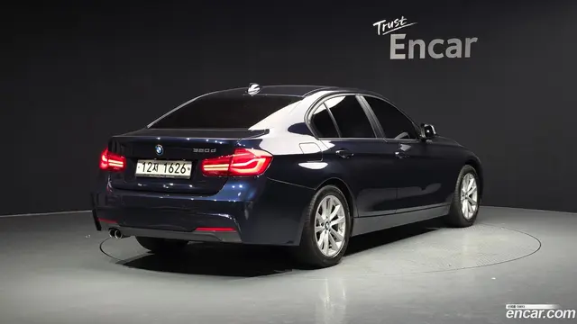 Main__Slider__Photo:3-Series BMW 2017.7-1