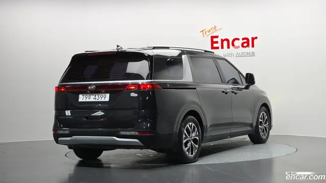 Main__Slider__Photo:Canival Kia 2021.5-1