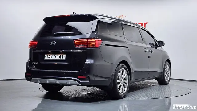 Main__Slider__Photo:Canival Kia 2019.5-1