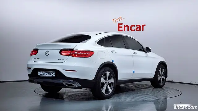 Main__Slider__Photo:GLC-Class Mercedes-Benz 2019.5-1