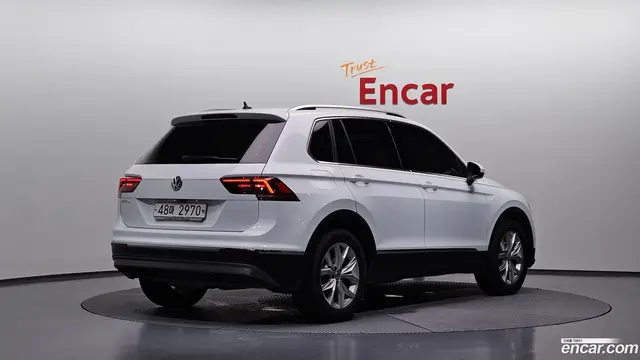 Main__Slider__Photo:Tiguan Volkswagen 2018.5-1