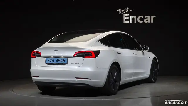 Main__Slider__Photo:Model 3 Tesla 2020.1-1