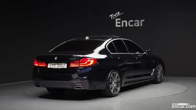 Main__Slider__Photo:5-Series BMW 2019.6-1
