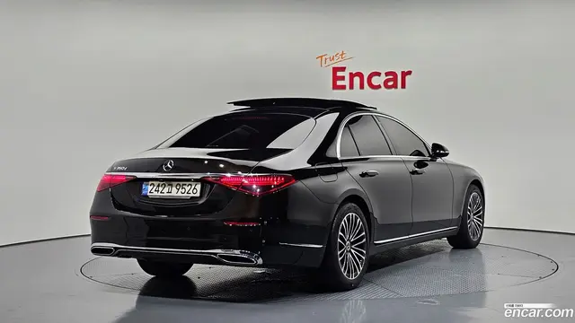 Main__Slider__Photo:S-Class Mercedes-Benz 2021.5-1