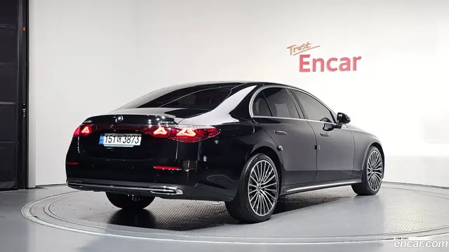 Main__Slider__Photo:E-Class Mercedes-Benz 2024.5-1
