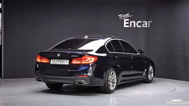 Main__Slider__Photo:5-Series BMW 2019.8-1