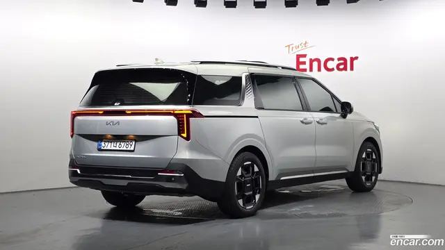 Main__Slider__Photo:Canival Kia 2025.9-1
