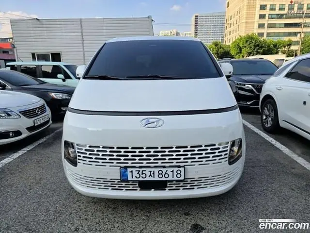 Main__Slider__Photo:Staria Hyundai 2023.2-1