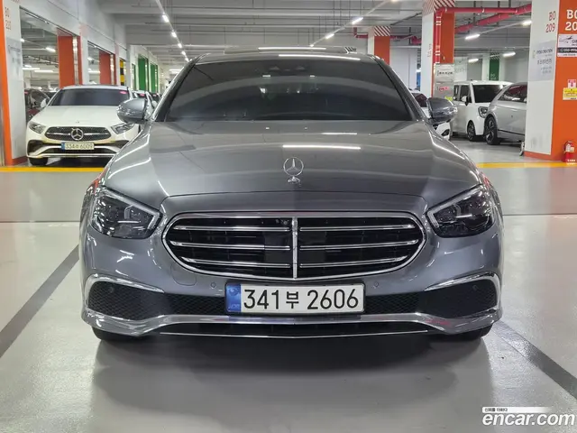 Main__Slider__Photo:E-Class Mercedes-Benz 2021.5-1