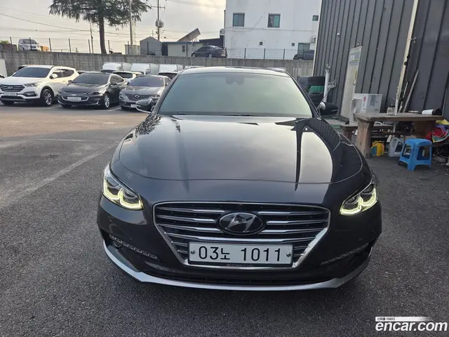 Main__Slider__Photo:Grandeur Hyundai 2018.2-1