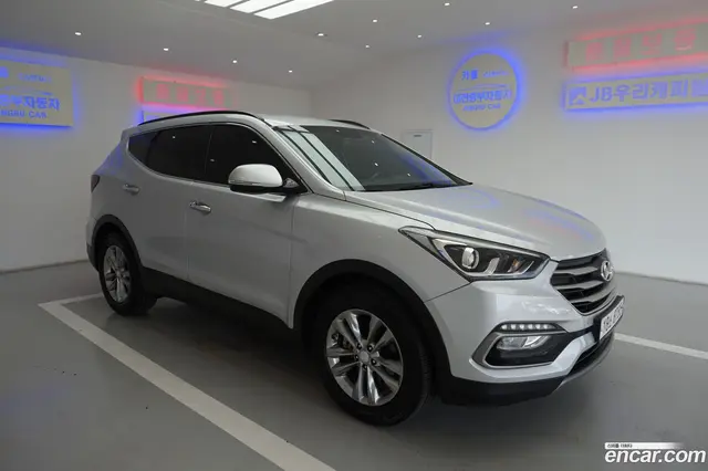 Main__Slider__Photo:Santafe Hyundai 2017.2-1