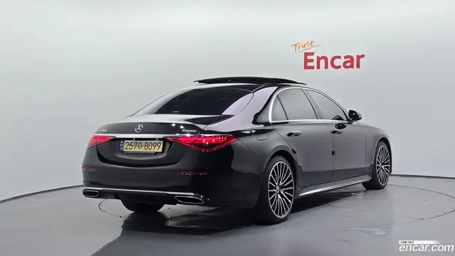 Main__Slider__Photo:S-Class Mercedes-Benz 2021.6-1