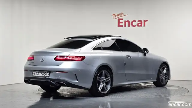Main__Slider__Photo:E-Class Mercedes-Benz 2017.6-1