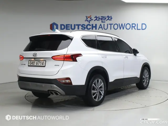 Main__Slider__Photo:Santafe Hyundai 2019.0-1