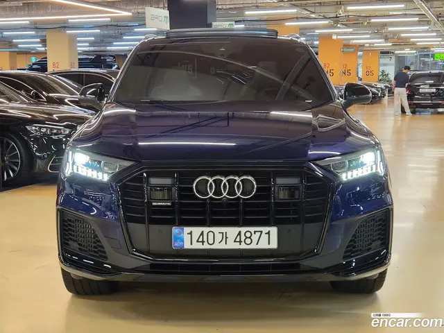 Main__Slider__Photo:Q7 Audi 2021.6-1