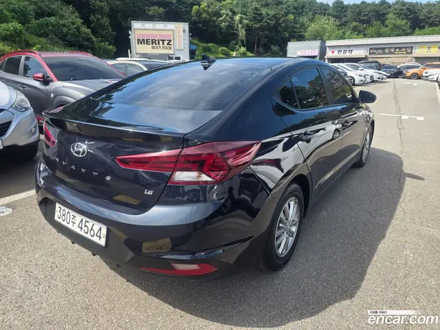 Main__Slider__Photo:AVANTE Hyundai 2019.7-1