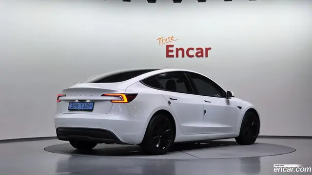 Main__Slider__Photo:Model 3 Tesla 2024.5-1