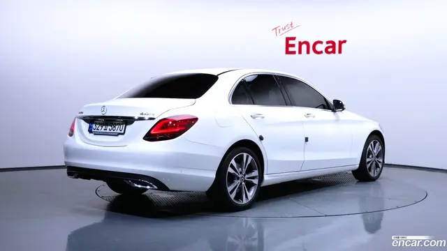 Main__Slider__Photo:C-Class Mercedes-Benz 2021.6-1