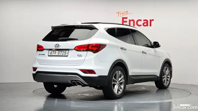 Main__Slider__Photo:Santafe Hyundai 2016.3-1