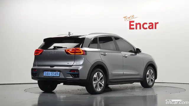 Main__Slider__Photo:Niro Kia 2021.10-1