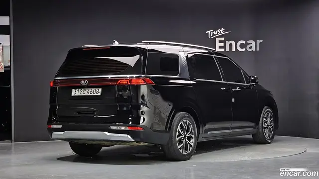 Main__Slider__Photo:Canival Kia 2021.5-1