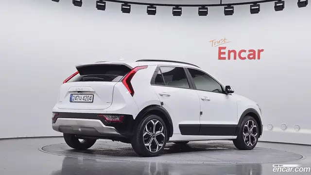 Main__Slider__Photo:Niro Kia 2022.4-1