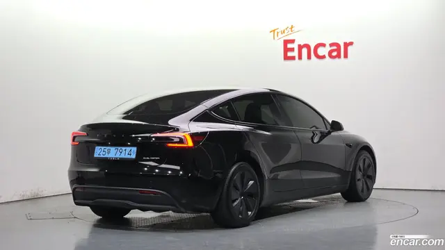 Main__Slider__Photo:Model 3 Tesla 2024.7-1