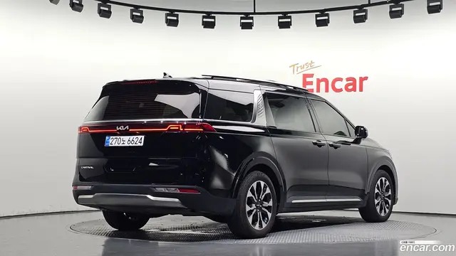 Main__Slider__Photo:Canival Kia 2022.1-1