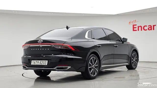 Main__Slider__Photo:Grandeur Hyundai 2022.4-1