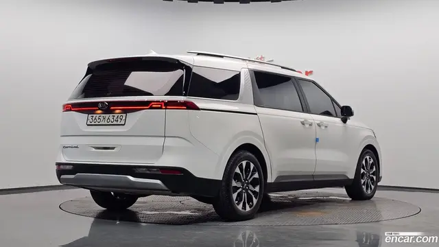 Main__Slider__Photo:Canival Kia 2021.6-1