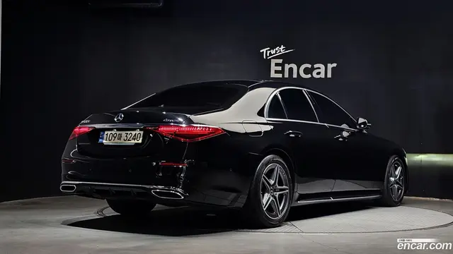 Main__Slider__Photo:S-Class Mercedes-Benz 2021.9-1