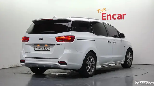 Main__Slider__Photo:Canival Kia 2019.2-1